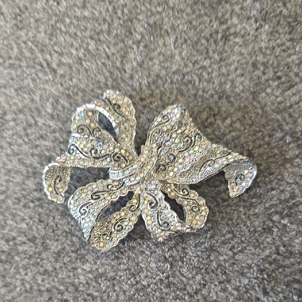 Premier Designs Silver Bow Brooch with Sparkling Crystals